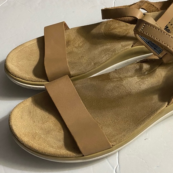 EUC TEVA Terra Float Lux Sandals, Beige, Flats, Sz 8.5, Neutral, Sport, Hiking - Picture 5 of 12